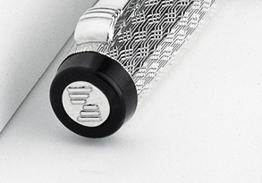 Все ручки Philip Zepter увенчаны логотипом «Z», выгравированным на верхней части колпачка.